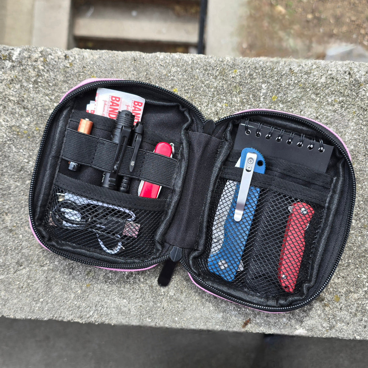Tatle Gear D-Pack – Organizador compacto para tecnología y uso diario