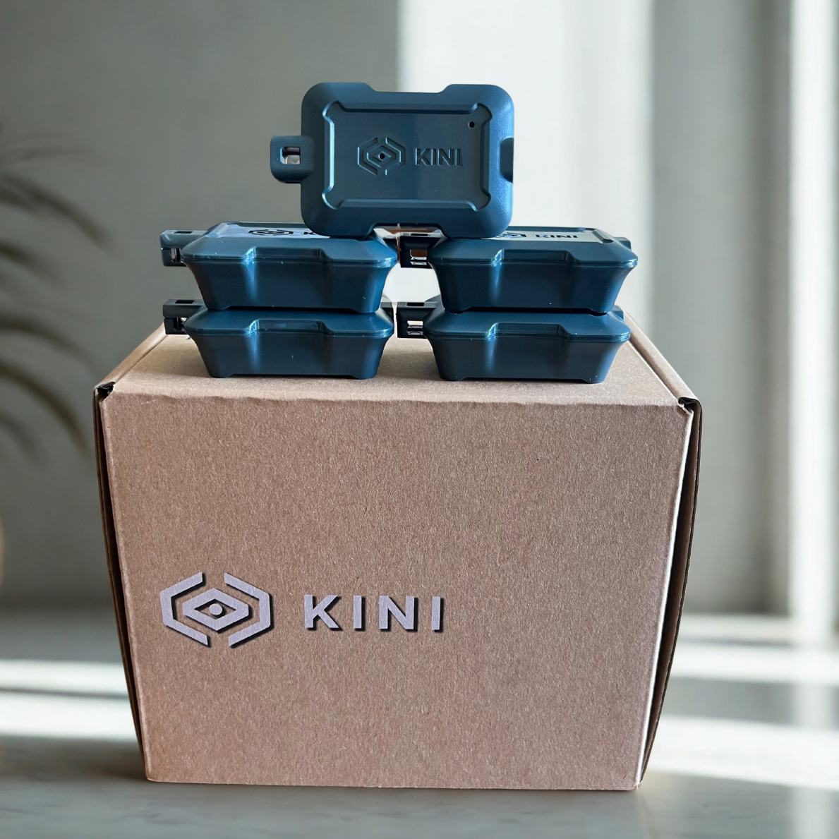 Kini SafeAlert – Sensor inteligente de manipulación con Wi-Fi