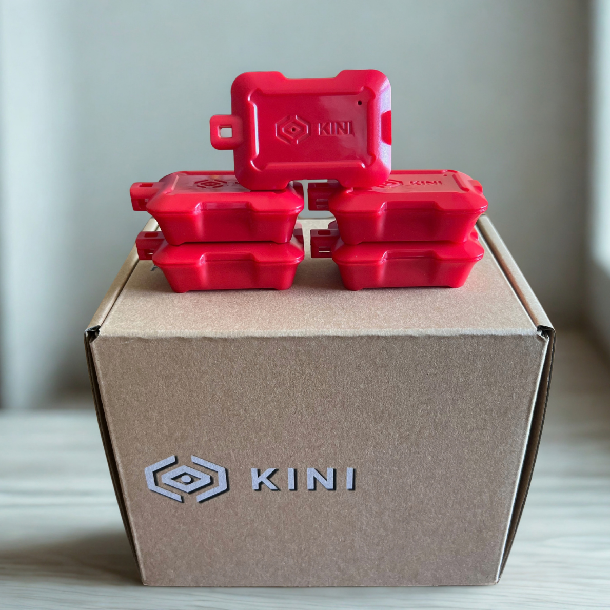 Kini SafeAlert – Sensor inteligente de manipulación con Wi-Fi