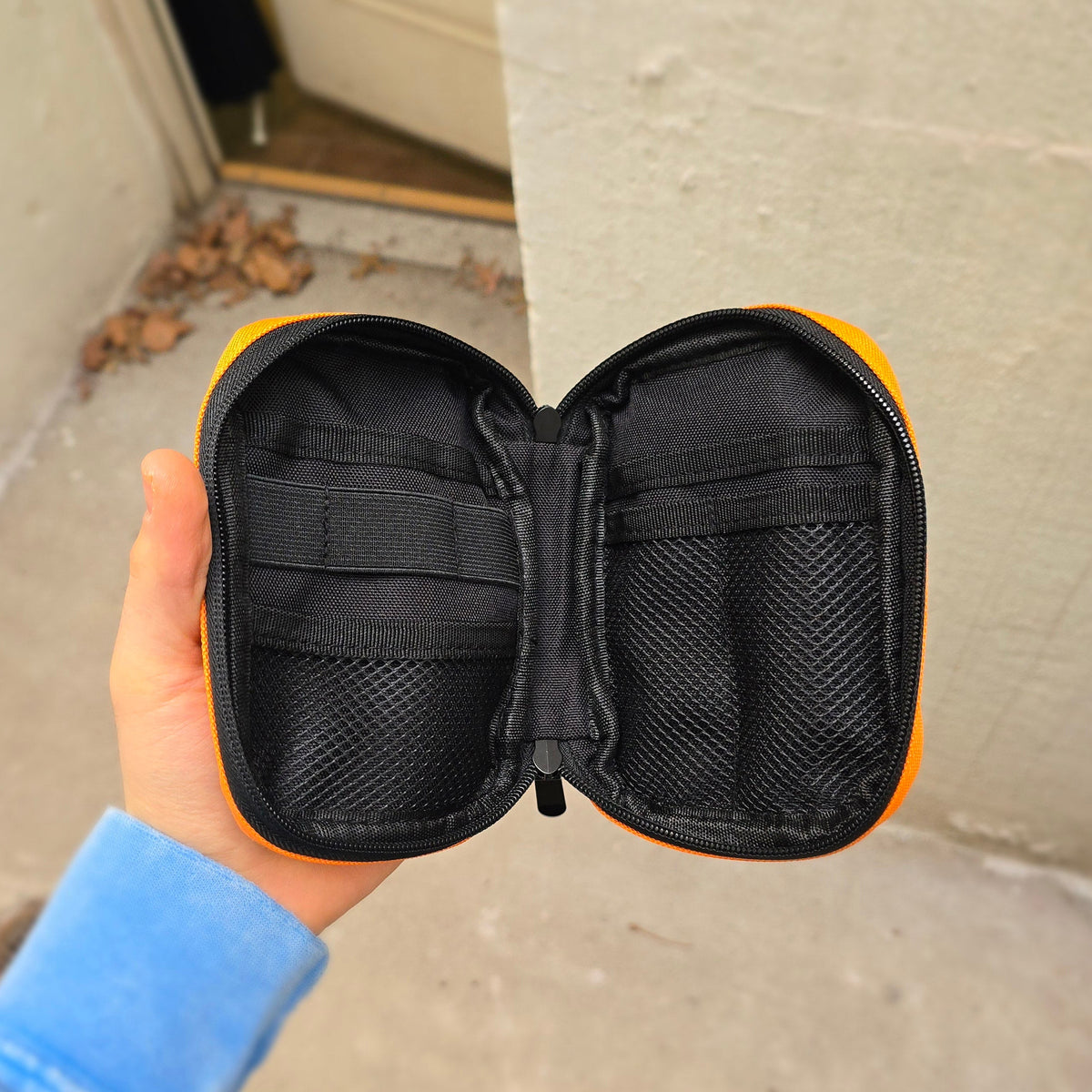 Tatle Gear D-Pack – Compact Tech & Everyday Organizer
